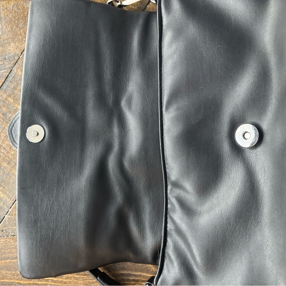 BCBG Generation Elegant Black Leather Handbag. Never used - Picture 12 of 14